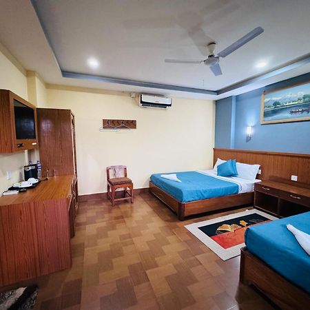 Hotel Jungle Wildlife Camp Sauraha Zewnętrze zdjęcie