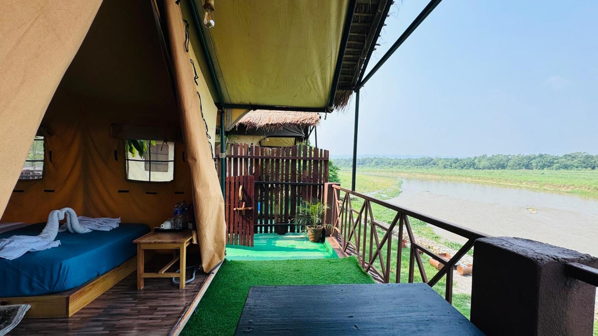 Hotel Jungle Wildlife Camp Sauraha Zewnętrze zdjęcie