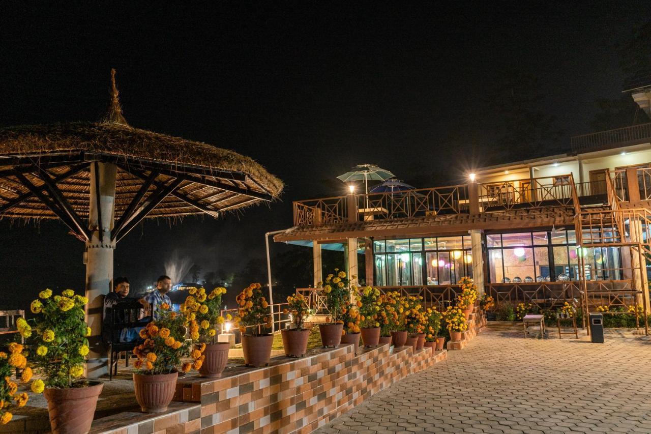 Hotel Jungle Wildlife Camp Sauraha Zewnętrze zdjęcie