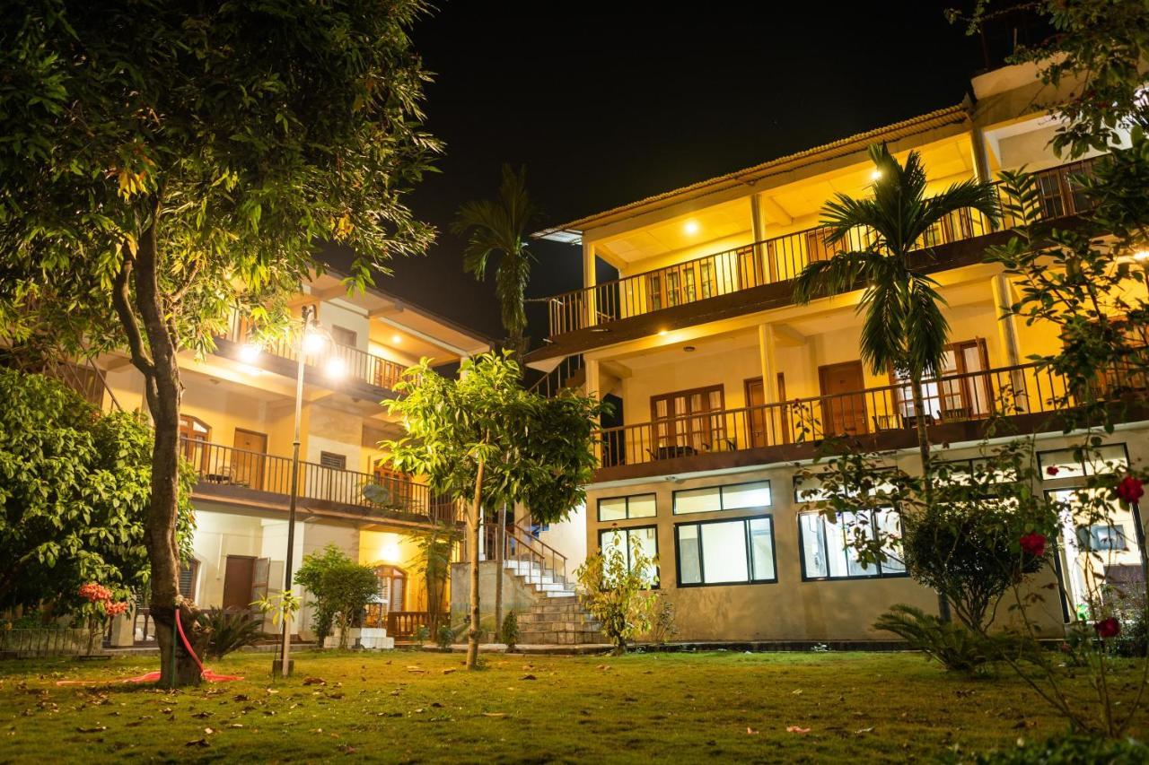 Hotel Jungle Wildlife Camp Sauraha Zewnętrze zdjęcie