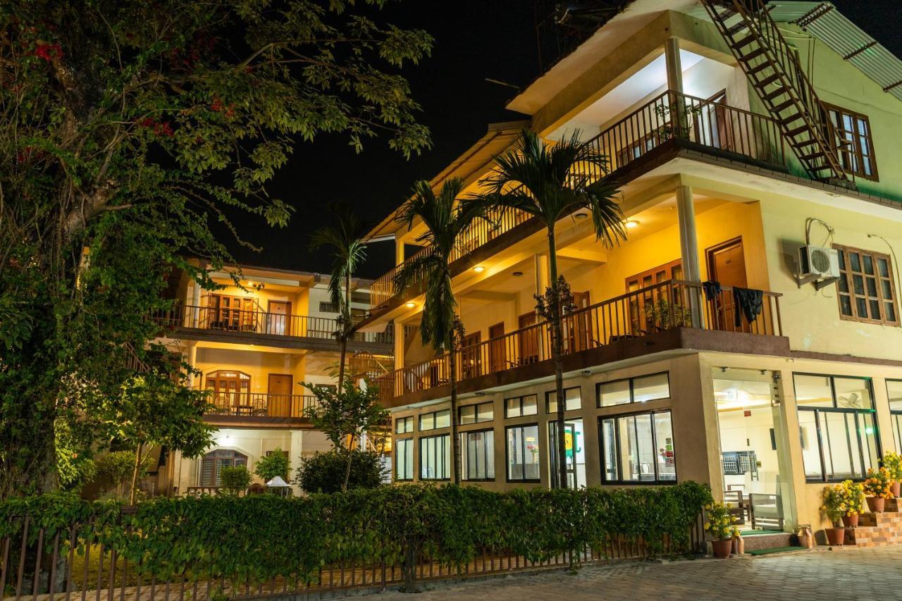 Hotel Jungle Wildlife Camp Sauraha Zewnętrze zdjęcie